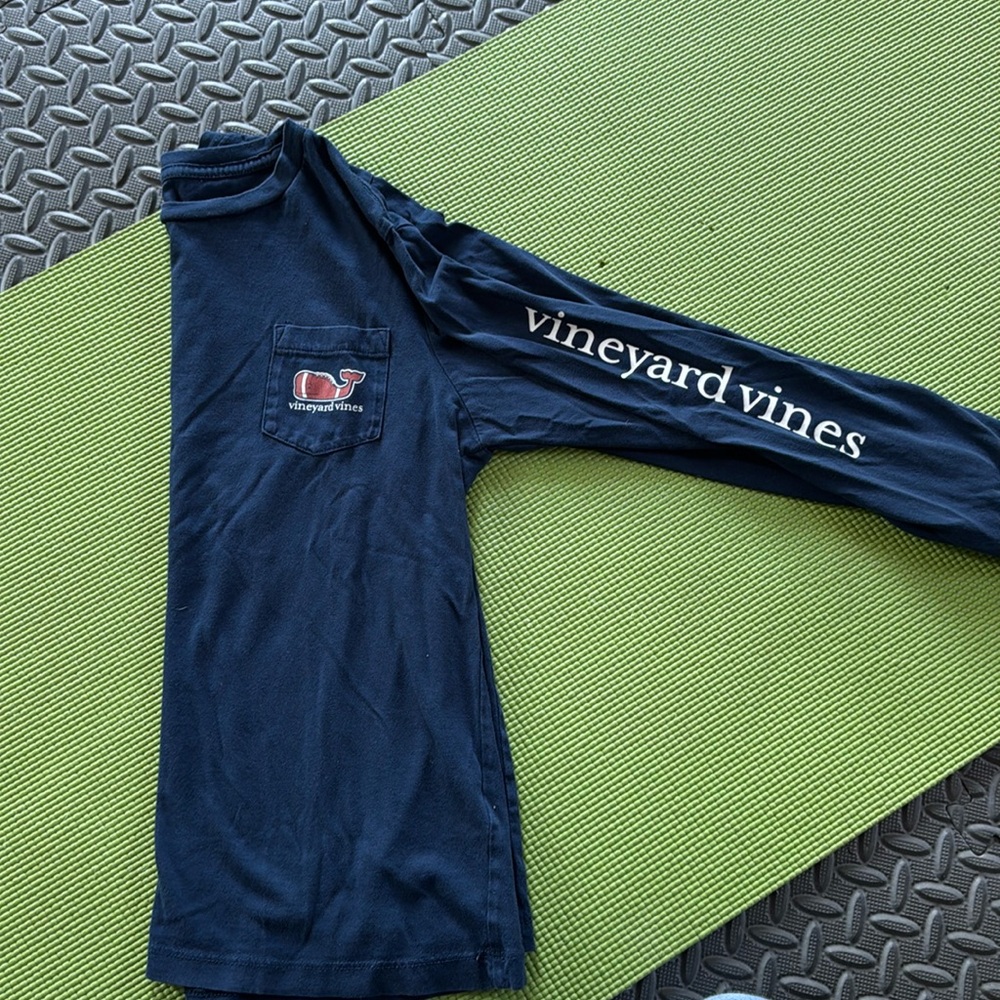 Vineyard Vines Whale L/S Size Medium